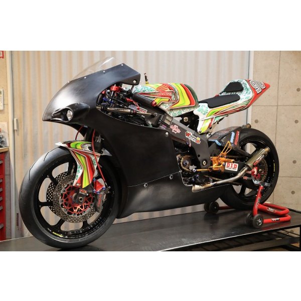 画像9: オリジナル フルカウル TYPE-3 ストリートタイプ  FRP製 [ 黒ゲル ] MC21・28