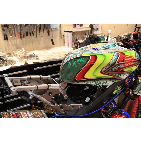 画像15: アルミシートレール & ガソリンタンク SET 【 Racers Series 】MC21・28