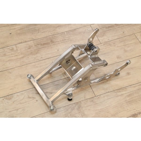 画像4: アルミシートレール & ガソリンタンク SET 【 Racers Series 】MC21・28