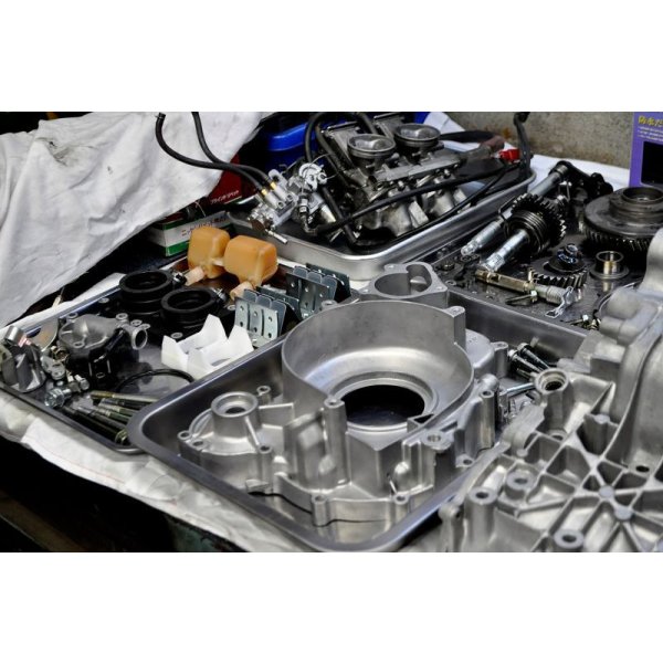 画像13: エンジンフルオーバーホール受付