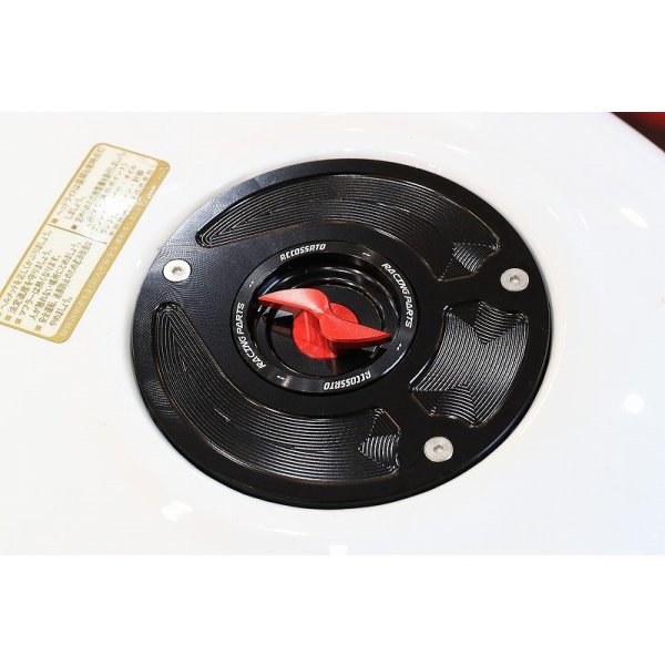 画像9: ACCOSSATO製 アルミ製 フューエルタンクキャップ