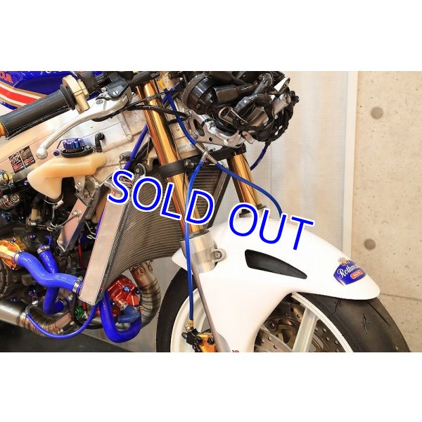 画像16: T2Racing制作 HONDA NSR250R MC21 【 ロスマンズ　岡田忠之　レプリカ】 フルカスタム車両  (16)